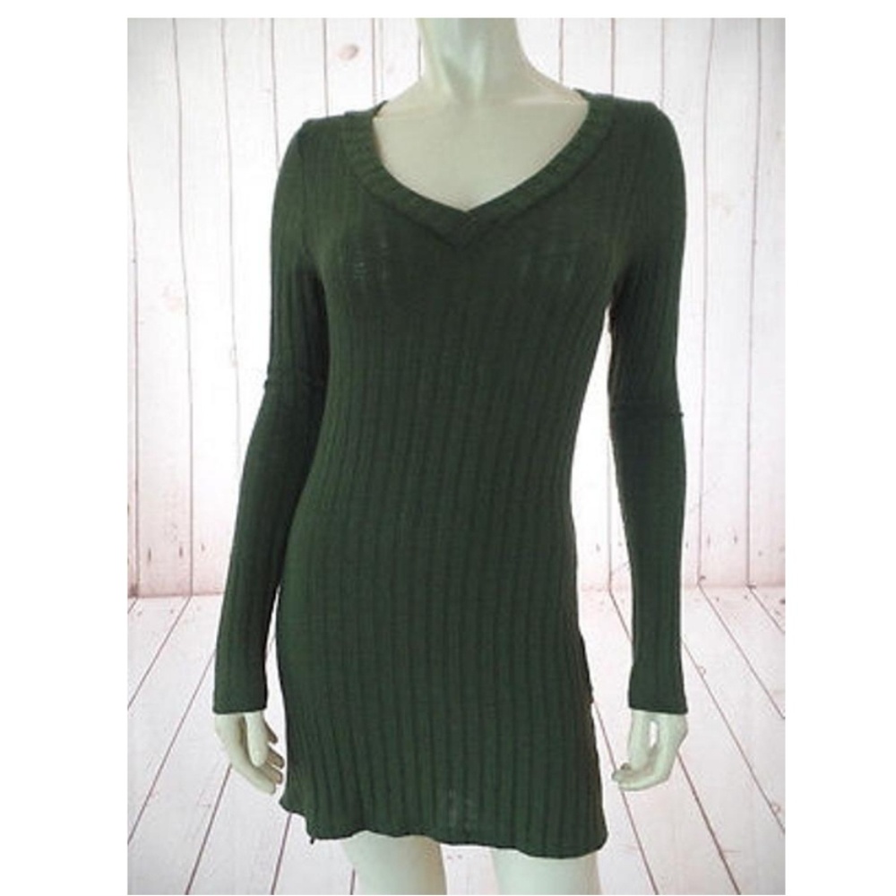 Deletta Green Ribbed Knit Top - Picture 2 of 7
